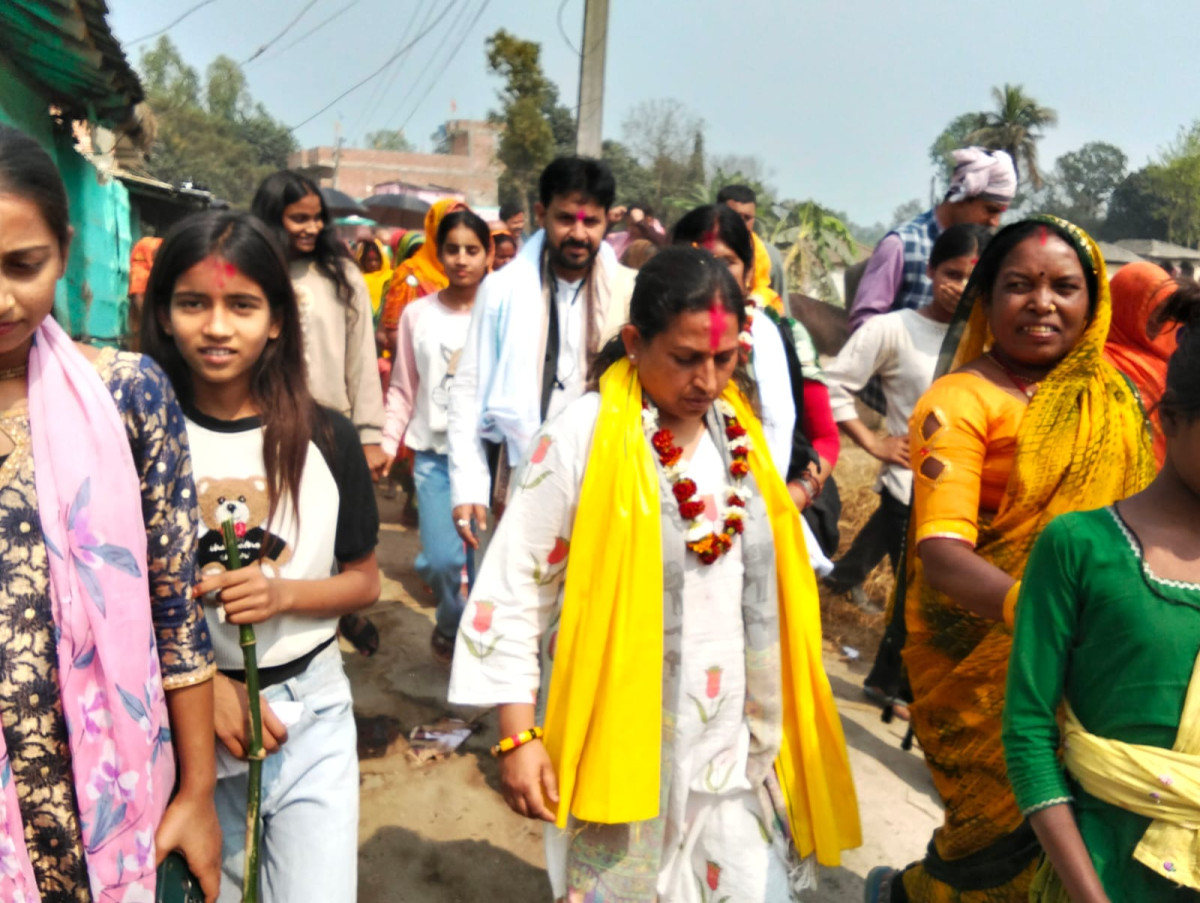 महोत्तरी–३ मा डा. मिनाक्षी ठाकुरको घरदैलो अभियानमा महिला र जेन्जी युवाको उत्साहजनक सहभागिता